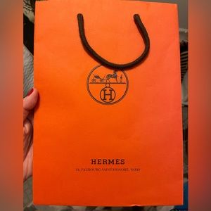 EXCELLENT Like New condition Hermes shopping bag!